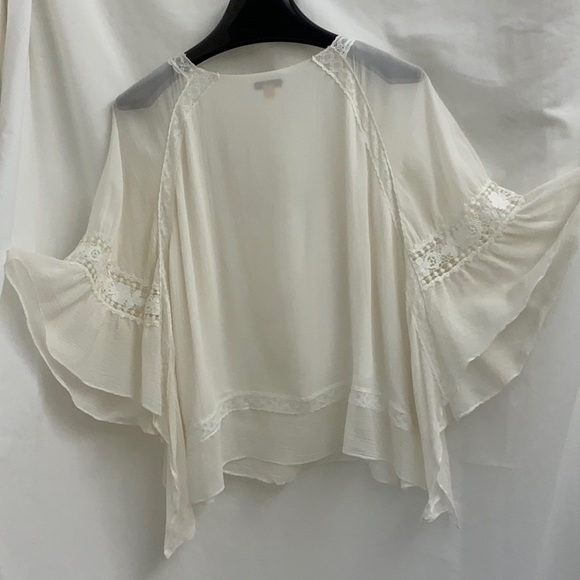 Flowing Scoop-neck 100% Silk Blouse with Lace Insets by Leifsdottir for 6, 8, 10 - Picture 6 of 15